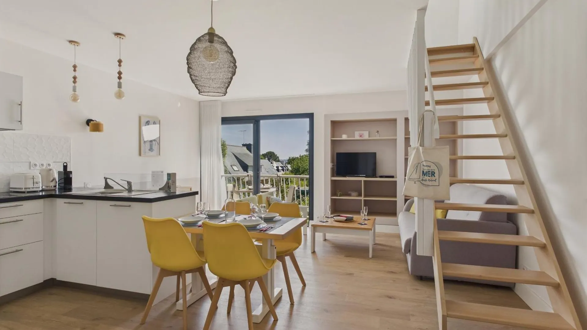 300 M De La Plage - Appart Pour 4 Avec Balcon elérhetőségei